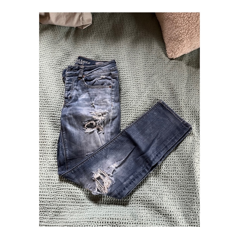 American eagle Tom girl button down ripped jeans super super stretch, 2 regular.